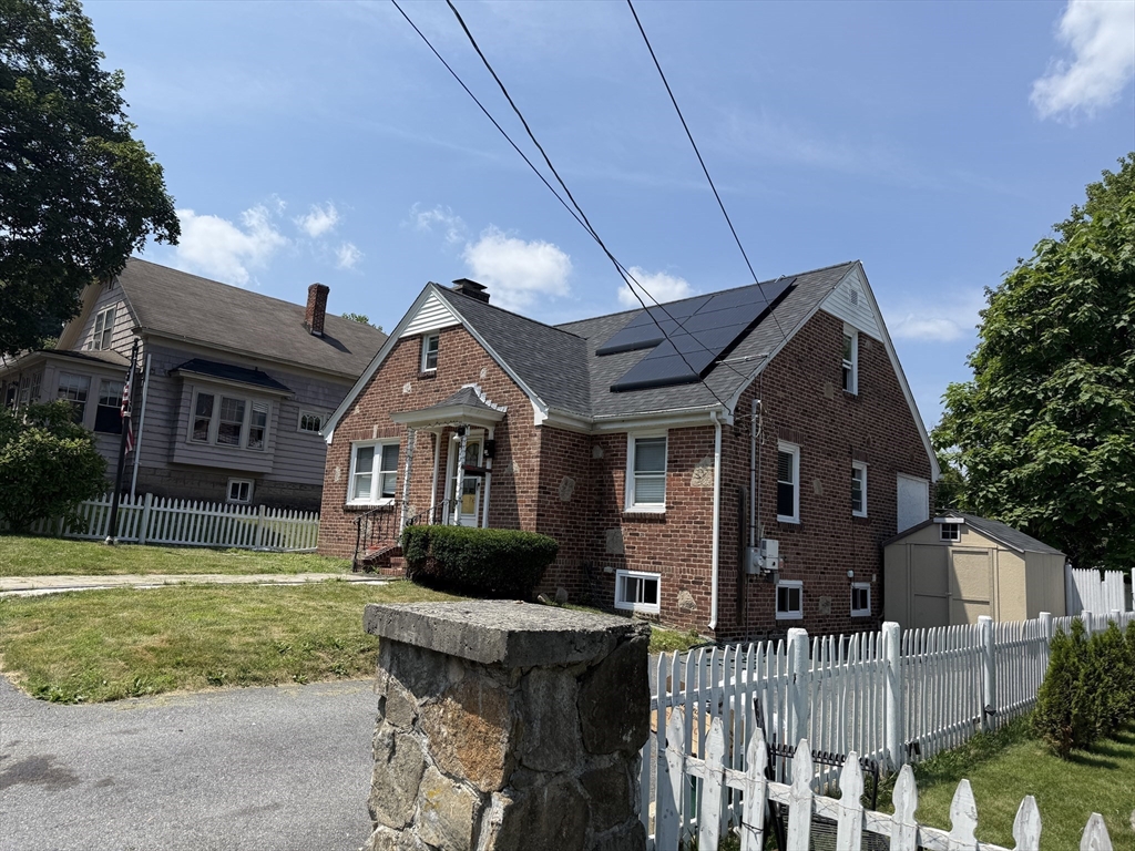 34 Kosta St
