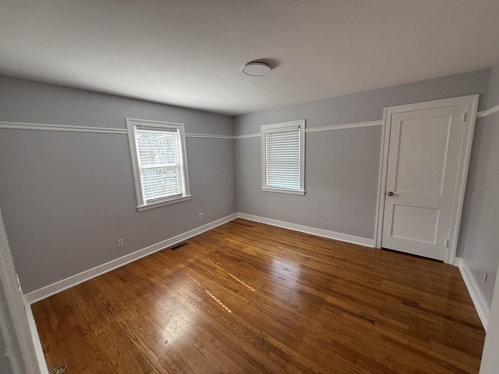 34 Kosta St
