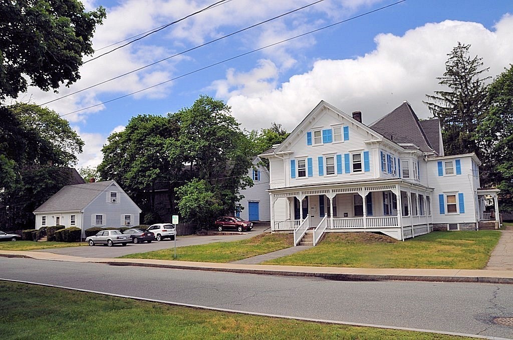 15 Walnut Ave