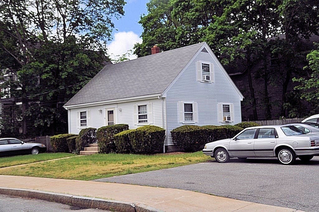 15 Walnut Ave
