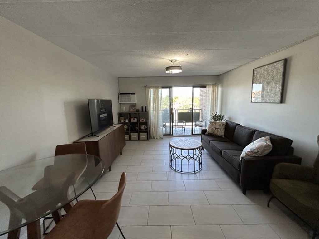 881 Broadway 48