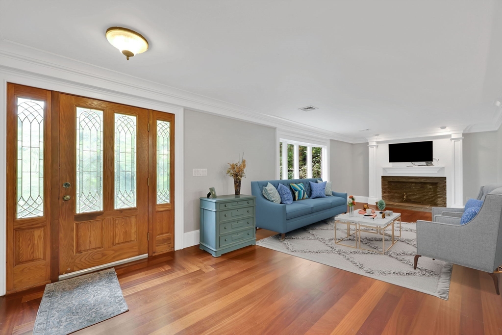8 Fox Hill Dr
