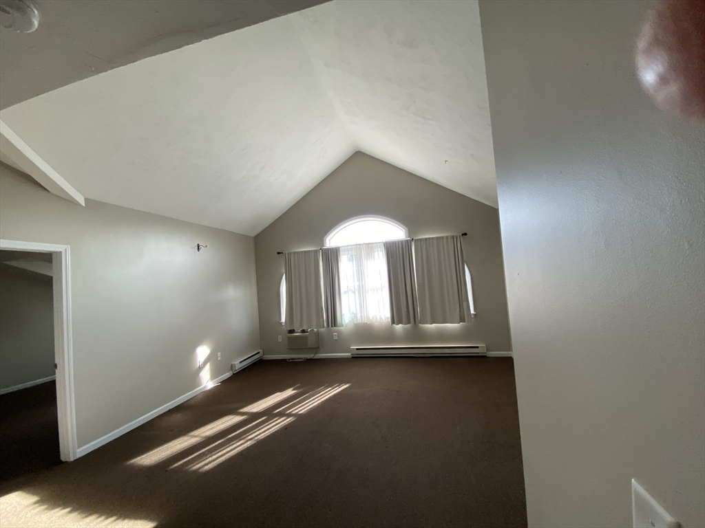 249 Main St 3-4