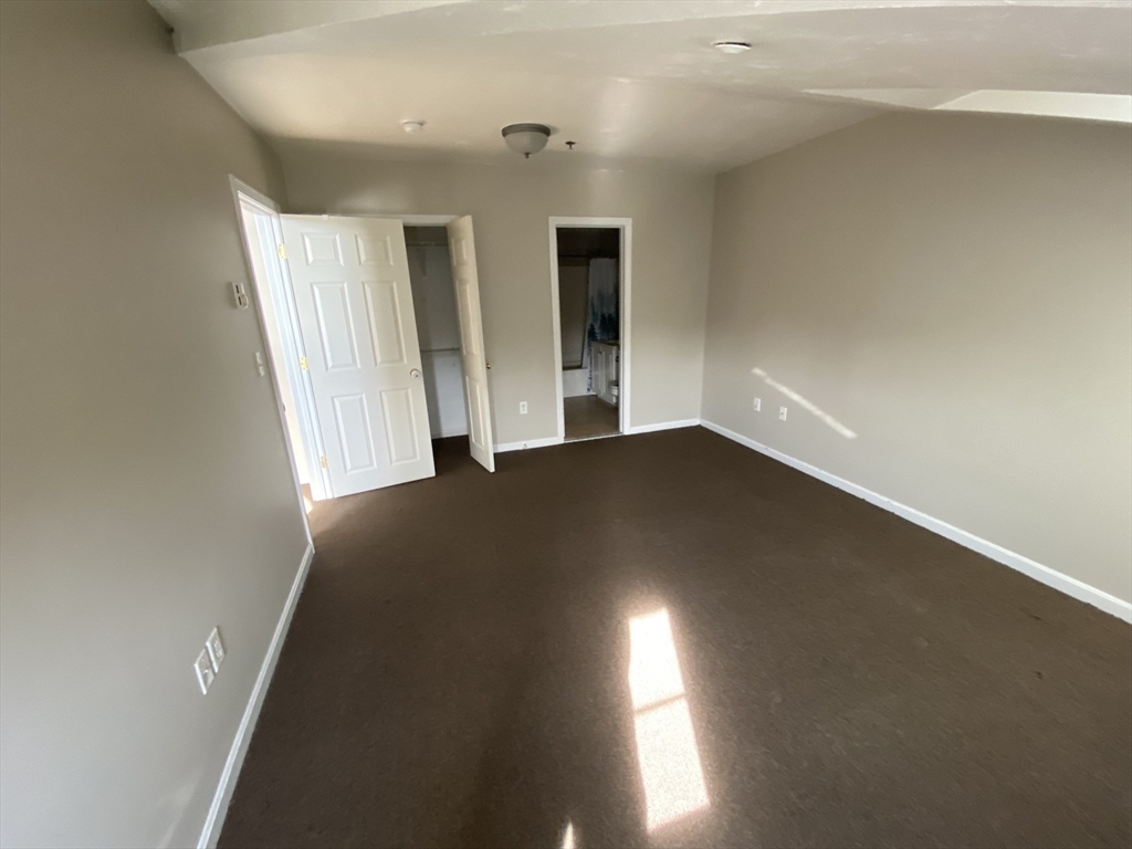 249 Main St 3-4