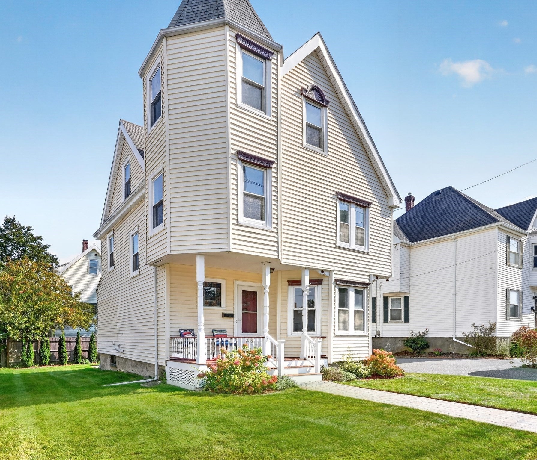 Photo of 345 Lebanon St, Melrose, MA