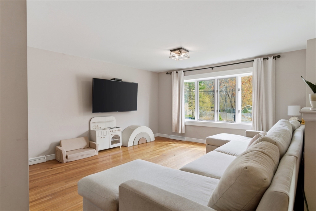 8 Bicknell St