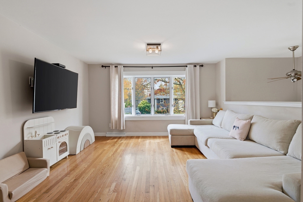 8 Bicknell St