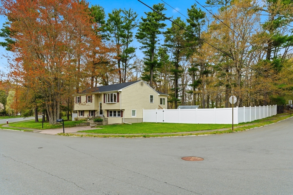 8 Bicknell St