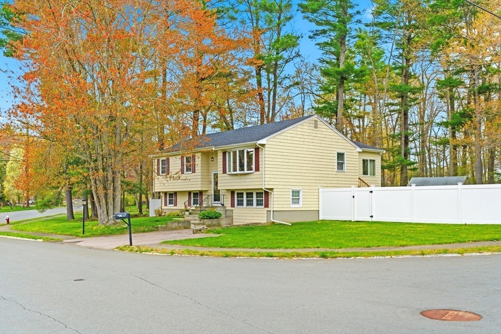 8 Bicknell St