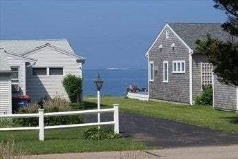 Click for 17 Balsam Street, Winter Rental St, Fairhaven, MA slideshow