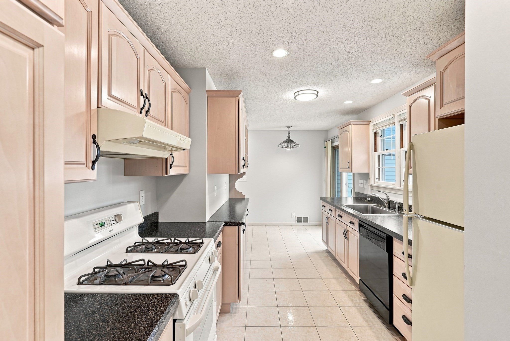 13 Parker St, Agawam, MA, 13 Parker St, Agawam, MA Photo #22