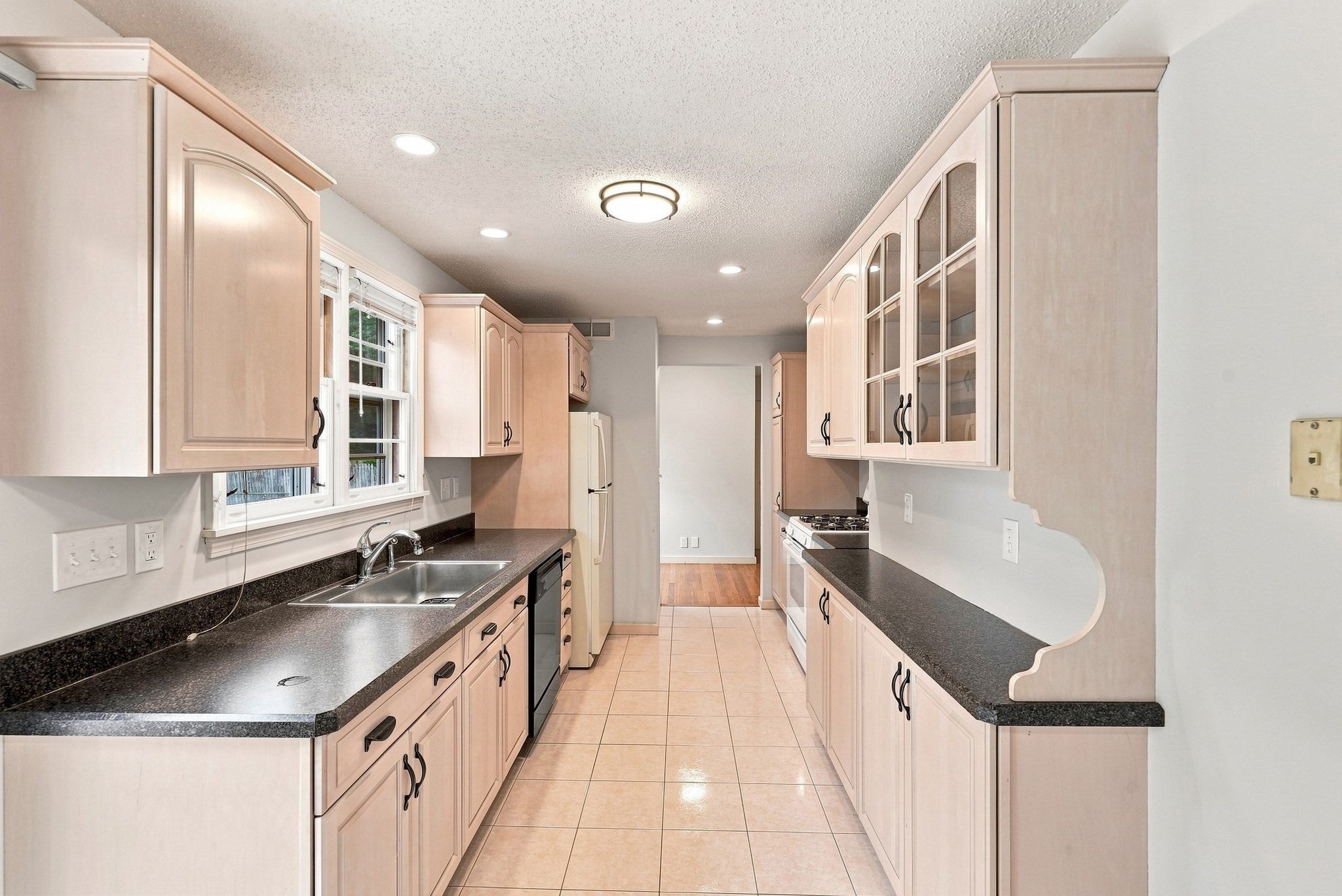 13 Parker St, Agawam, MA, 13 Parker St, Agawam, MA Photo #21