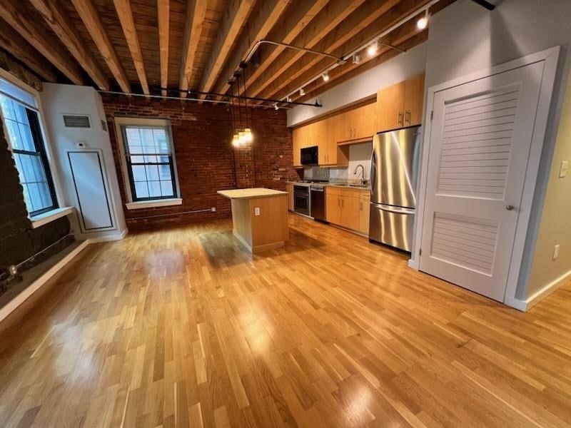 101 Broad St 4E