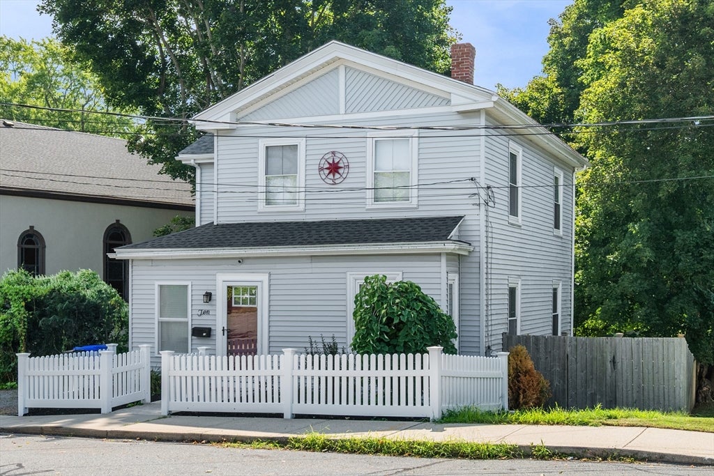 10 Lafayette Rd