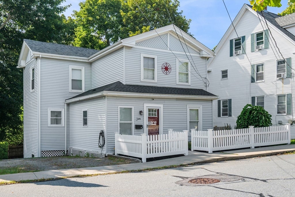 10 Lafayette Rd