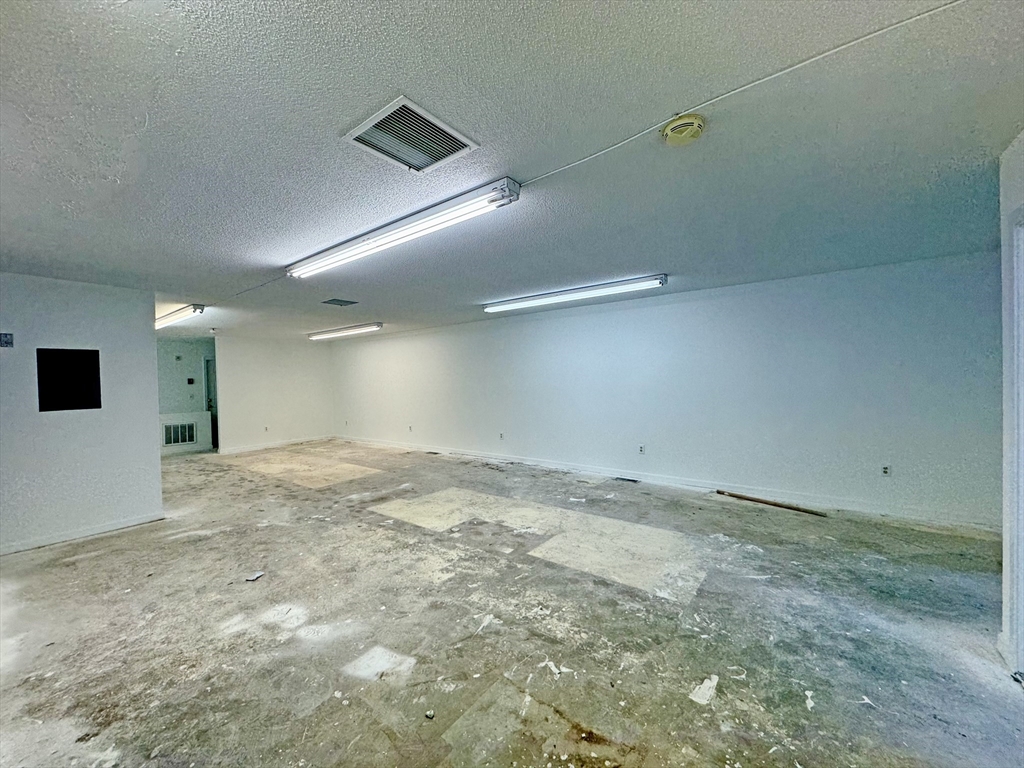 270 Littleton Road 30