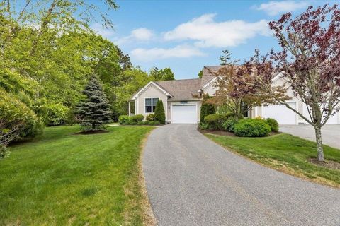 17 Chadwick Ct 17 Mashpee MA 02649