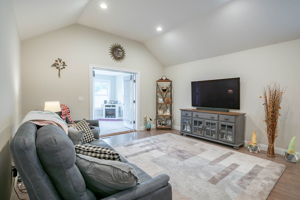 14 Pasture #32, Nashua, NH, 14 Pasture #32, Nashua, NH Photo #12