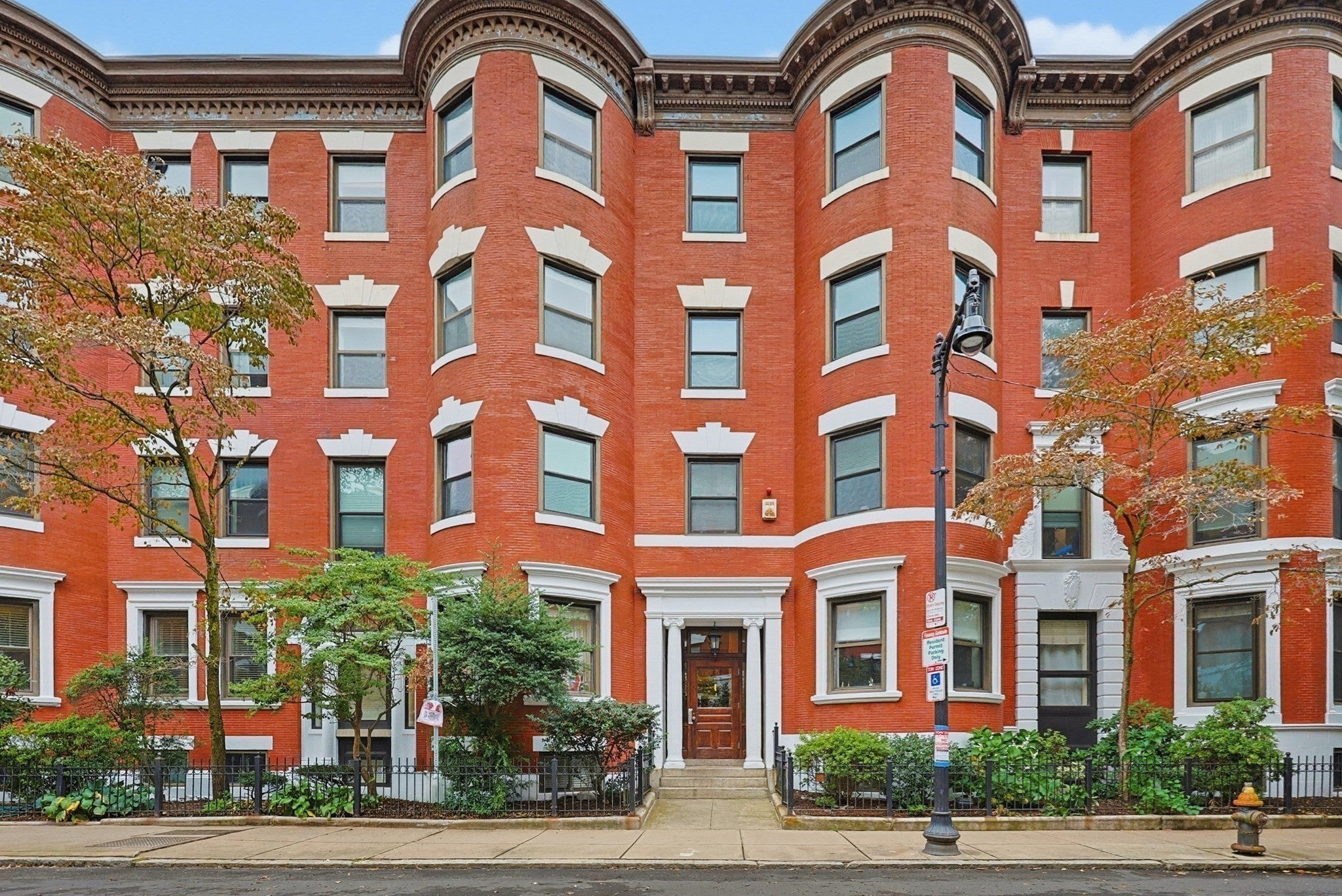 96 Gainsborough St #301W, Boston, MA Photo #1