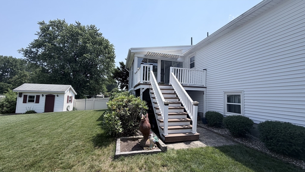 84 Wanda St