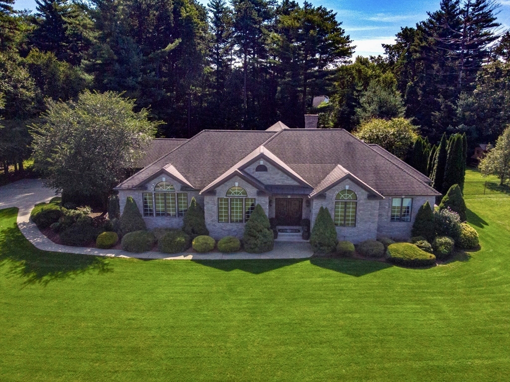 14 Lexington Circle