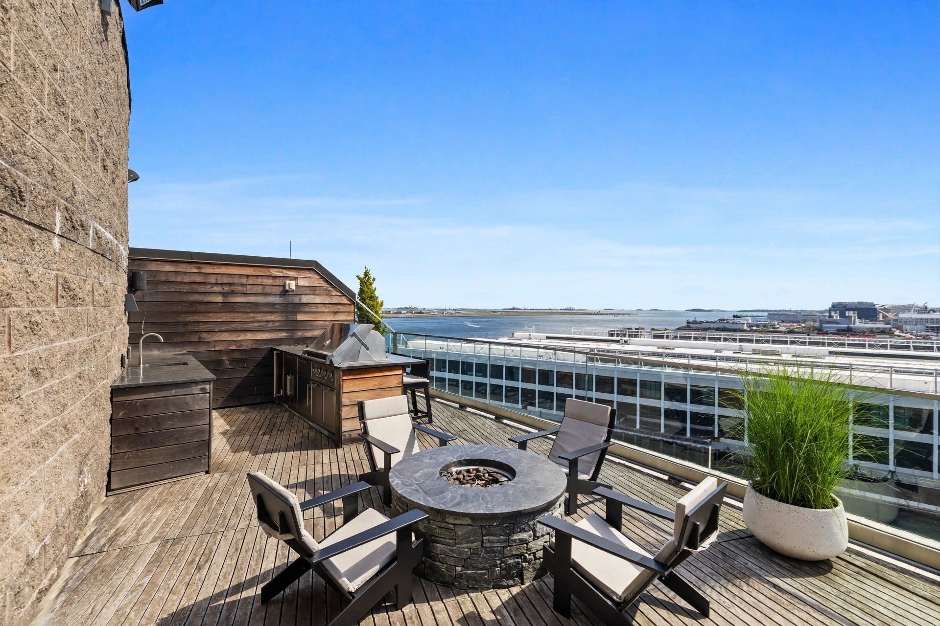 300 Pier 4 Blvd #PHJ, Boston, MA Photo #2