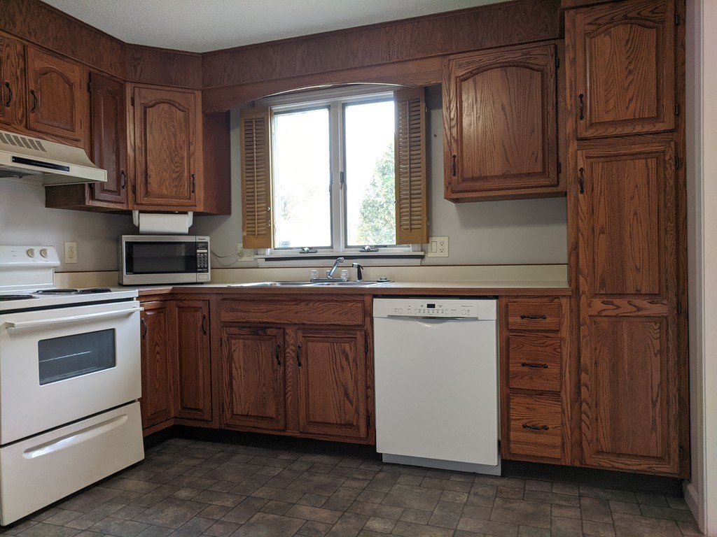 6 Mansion Woods Dr A