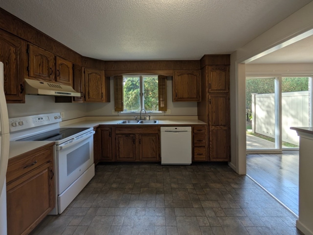 6 Mansion Woods Dr A