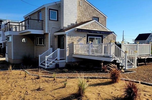 6 77TH ST, NEWBURYPORT, MA 01950 - Image 8e3e2eb7eefceaad081fd615a37f9ce9/4194729462