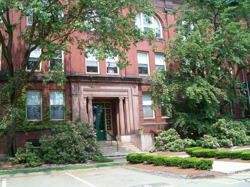 54 Forest St 219