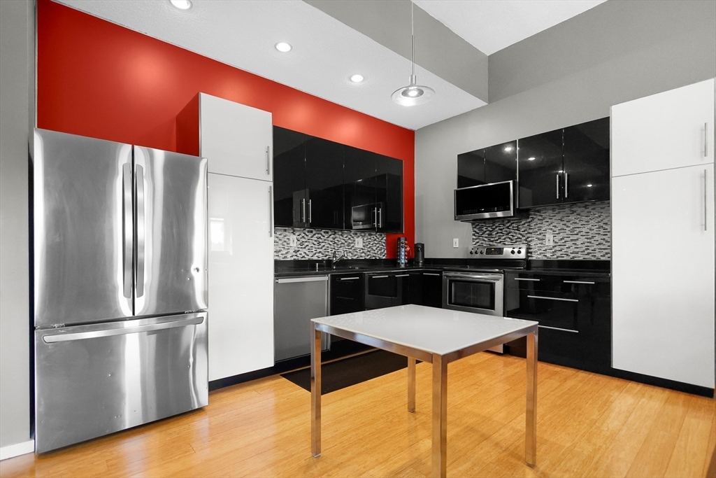 54 Forest St 219