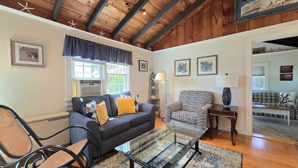 158 Loring Ave