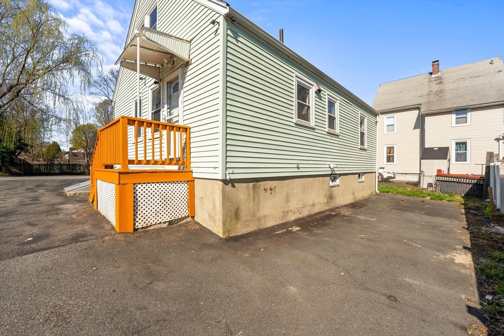 16 Lowell Ave