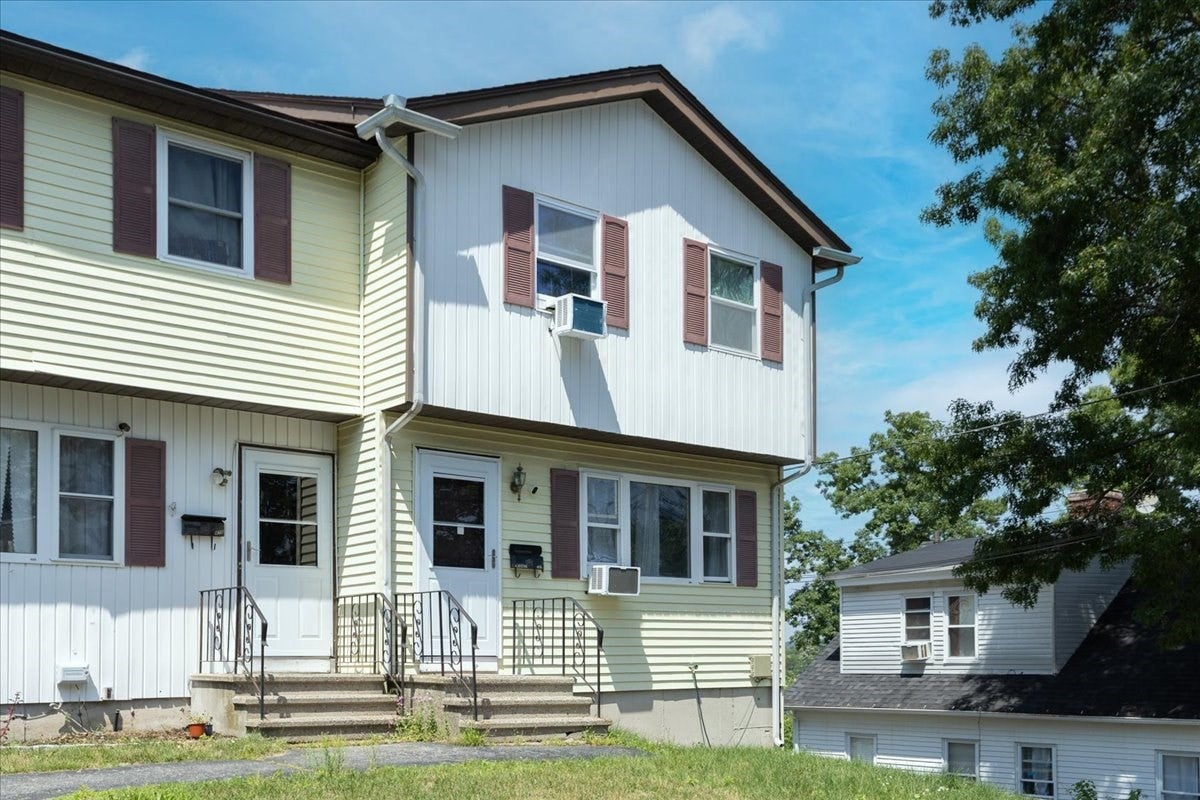 Photo of 47 Kent St, Lawrence, MA