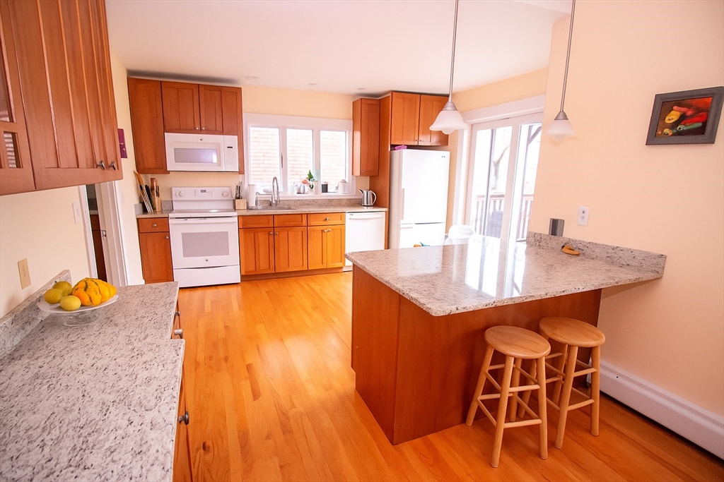 175 Winthrop Rd 3