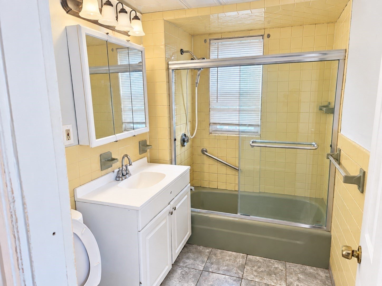 15 Oakland AVE #2, Everett, MA, 15 Oakland AVE #2, Everett, MA Photo #3