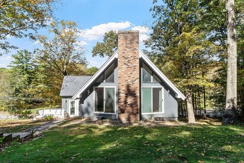 4 Redstone Hill Rd Sterling MA 01564