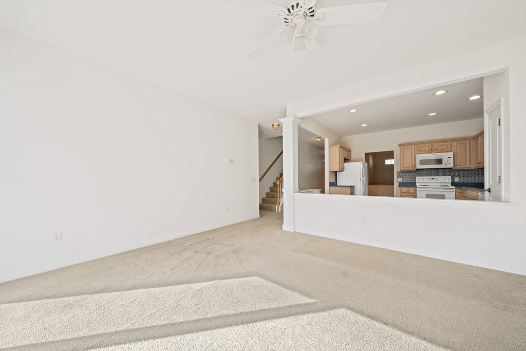 10 Spyglass Landing Dr 10