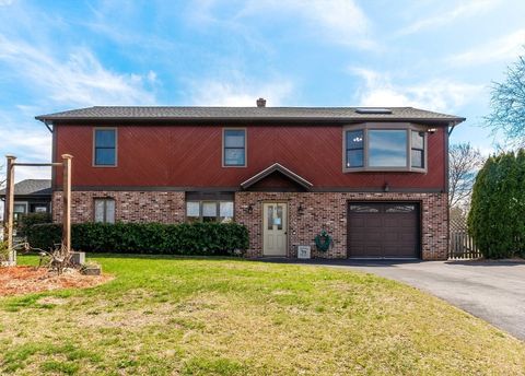 5 Daniel Ln Swansea MA 02777