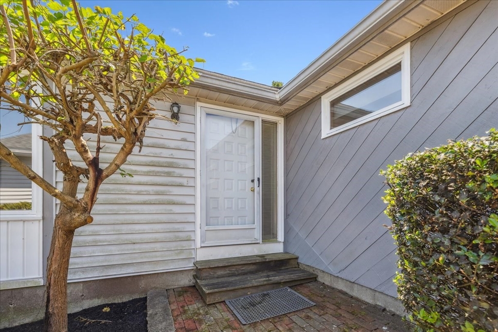 52 Boylston St 52