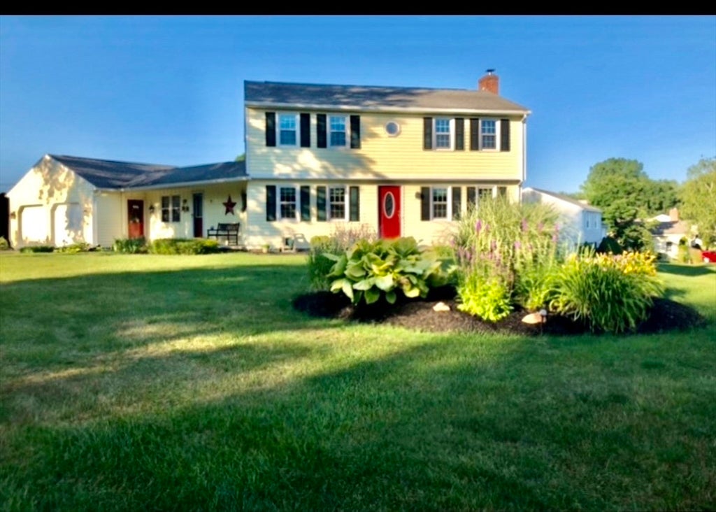 Photo of 9 Stony Hill Rd, Agawam, MA