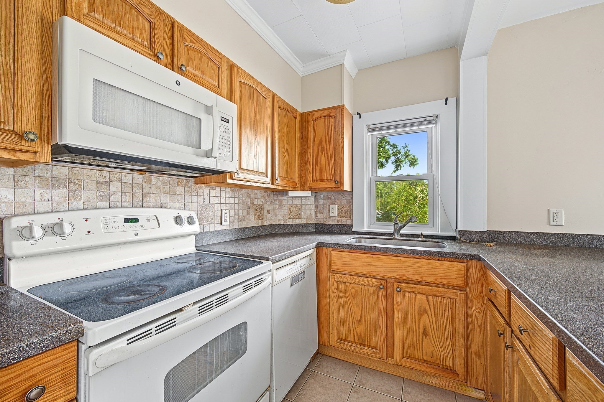 22 Goodwin St, Bridgewater, MA, 22 Goodwin St, Bridgewater, MA Photo #4