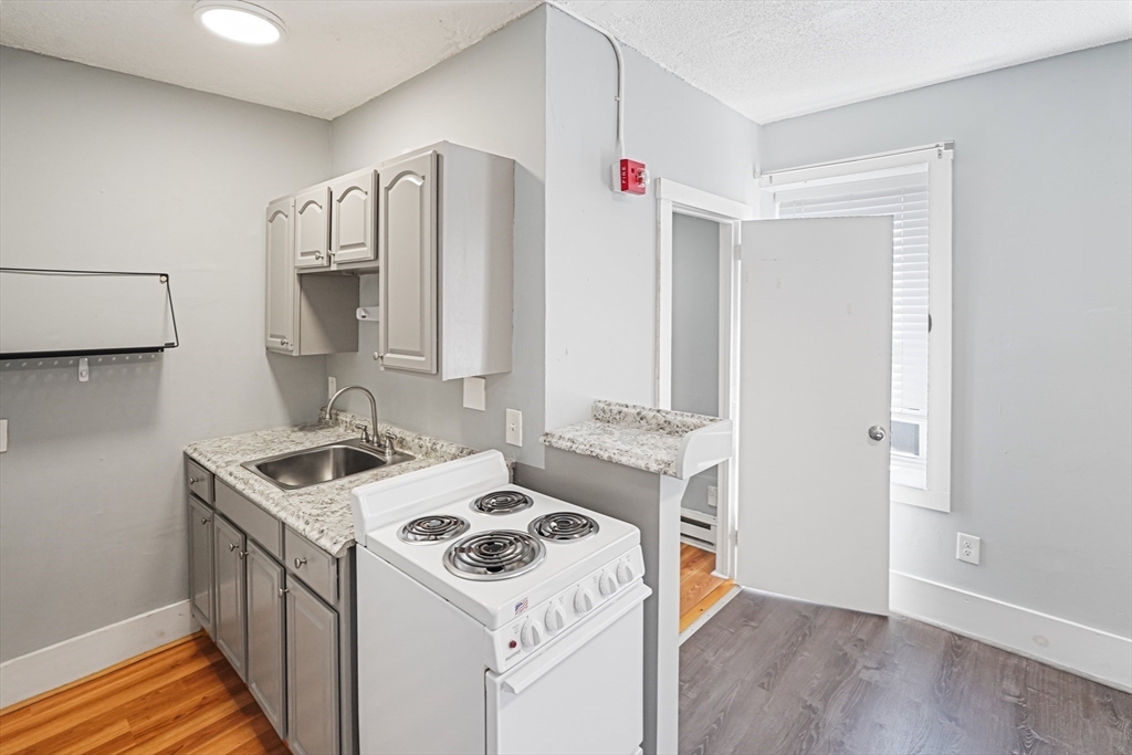 24 Charlton Street 1