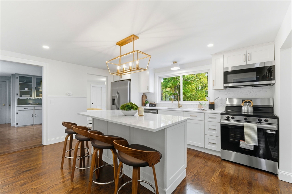 8 Colonial Rd.