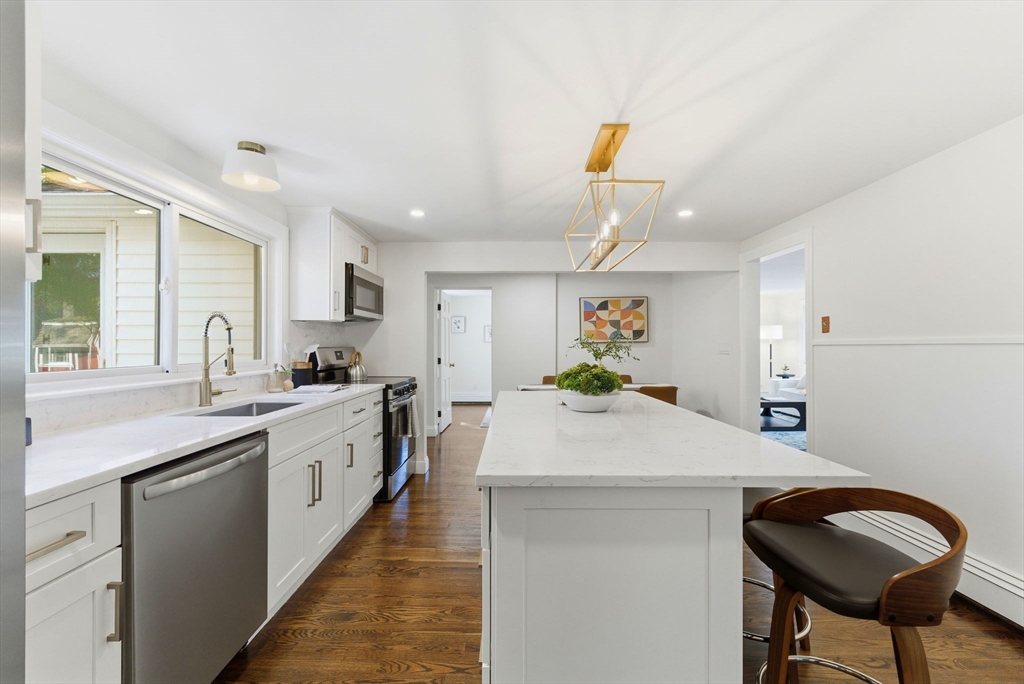 8 Colonial Rd.