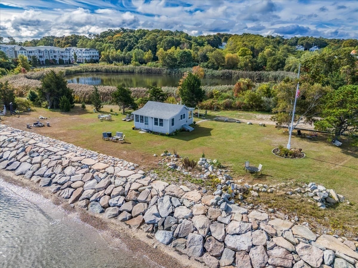 77 Hedge Rd, Plymouth MA 02360