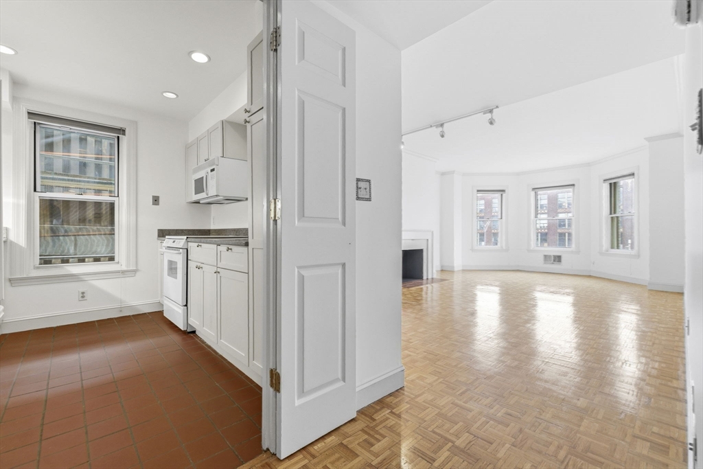 416 Commonwealth Ave #312, Boston, MA Photo #8