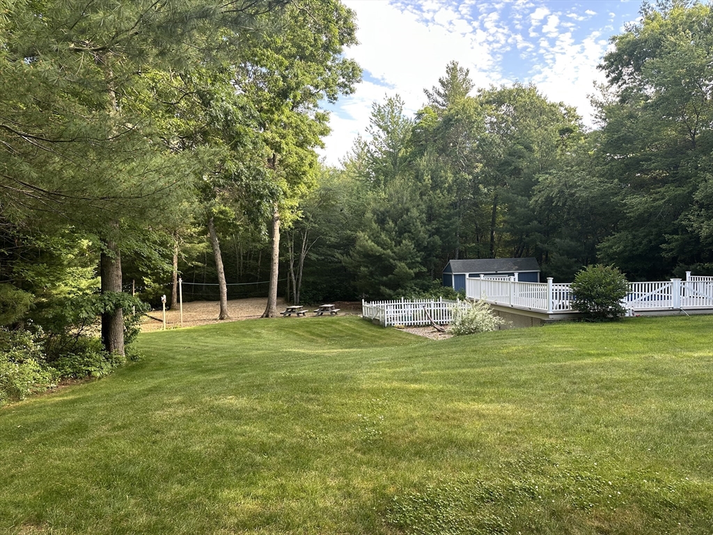 42 Medeiros Ln
