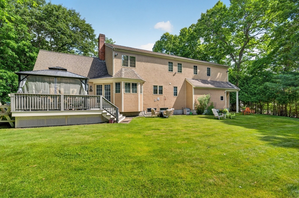 42 Medeiros Ln