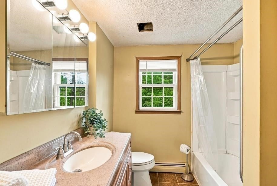4 Picadilly St, Upton, MA, 4 Picadilly St, Upton, MA Photo #17